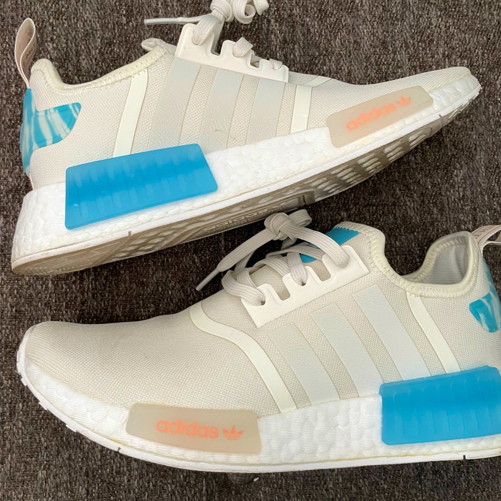 ADIDAS NMD_R1 SHOES